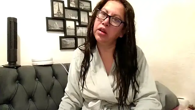 MirandaLatinaLovely online show from March 2026 04:11:01 PM