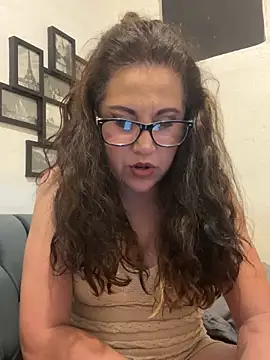 MirandaLatinaLovely online show from December 2025 04:33:02 AM