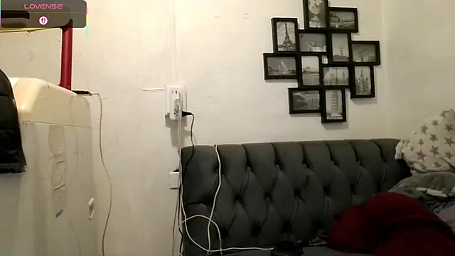 MirandaLatinaLovely online show from December 2025 04:39:02 PM