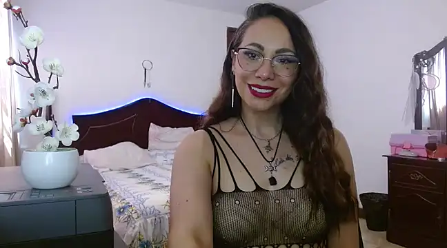 AloLovely  online show from March 2025 06:42:02 PM