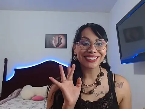 AloLovely  online show from May 2026 11:53:02 PM