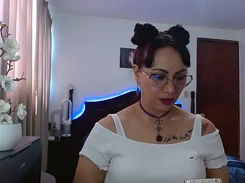 AloLovely  online show from March 2026 08:43:02 PM