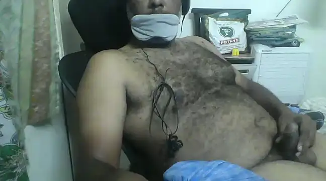 awesomeroc123 online show from February 2025 05:37:02 PM