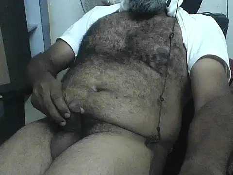 awesomeroc123 online show from March 2026 05:35:02 PM