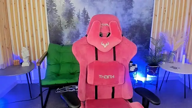 MilaStoyne online show from December 2025 08:14:01 AM