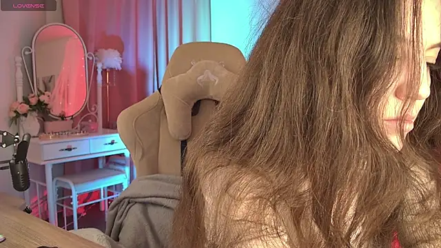 MilaStoyne online show from November 2025 06:58:01 AM