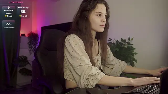 MilaStoyne online show from October 2025 06:12:01 AM