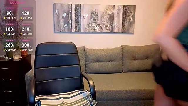 Mira Whites online show from December 2025 12:48:02 PM