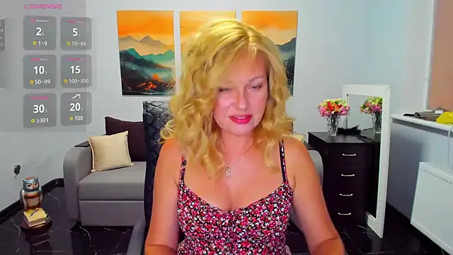 Snapshot of Mira_Whites chatting on June 2026 11:54:02 AM Mira Whites online show from June 2026 11:54:02 AM