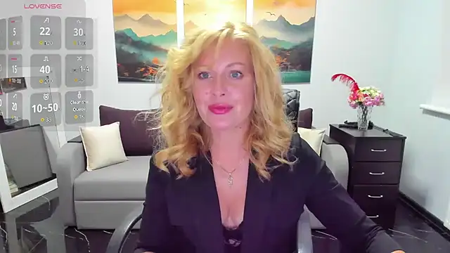 Snapshot of Mira_Whites chatting on July 2026 12:01:01 PM Mira Whites online show from July 2026 12:01:01 PM
