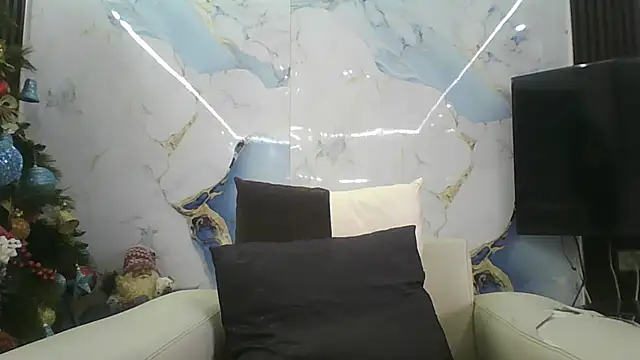 Aleen8067 online show from December 2025 10:52:01 AM