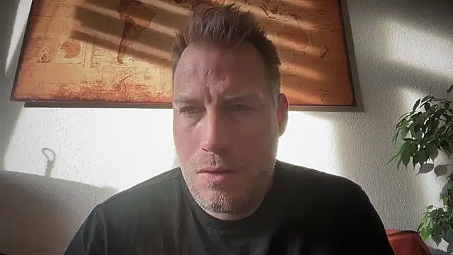 Snapshot of Christian87xxx chatting on November 2025 09:32:01 AM Christian87xxx online show from November 2025 09:32:01 AM