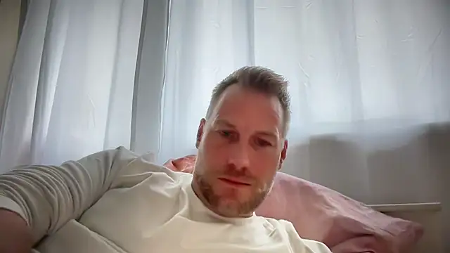 Snapshot of Christian87xxx chatting on October 2025 01:37:02 PM Christian87xxx online show from October 2025 01:37:02 PM