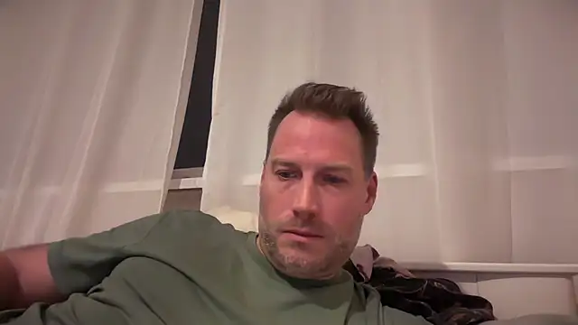 Snapshot of Christian87xxx chatting on December 2025 05:25:01 PM Christian87xxx online show from December 2025 05:25:01 PM