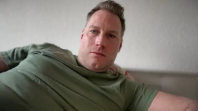 Christian87xxx online show from March 2026 04:51:01 PM