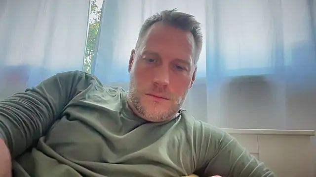 Snapshot of Christian87xxx chatting on September 2025 03:27:01 PM Christian87xxx online show from September 2025 03:27:01 PM