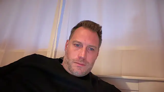 Snapshot of Christian87xxx chatting on November 2025 03:49:02 PM Christian87xxx online show from November 2025 03:49:02 PM