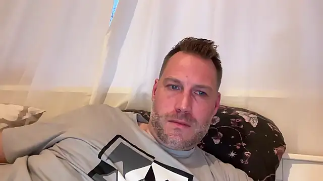 Snapshot of Christian87xxx chatting on November 2025 03:48:02 PM Christian87xxx online show from November 2025 03:48:02 PM