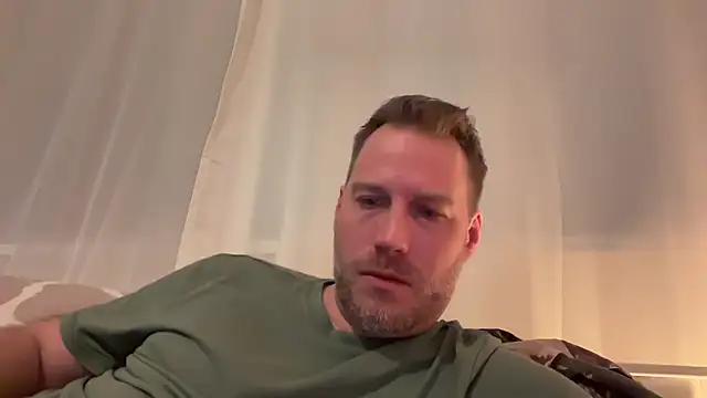 Snapshot of Christian87xxx chatting on December 2025 05:23:01 PM Christian87xxx online show from December 2025 05:23:01 PM