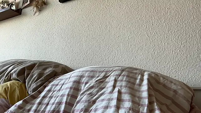 Christian87xxx online show from April 2026 04:48:02 PM