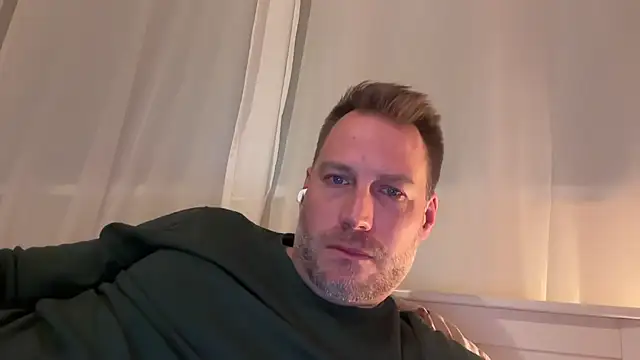 Snapshot of Christian87xxx chatting on November 2025 09:14:01 PM Christian87xxx online show from November 2025 09:14:01 PM