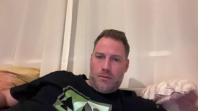 Christian87xxx online show from January 2026 05:28:01 PM