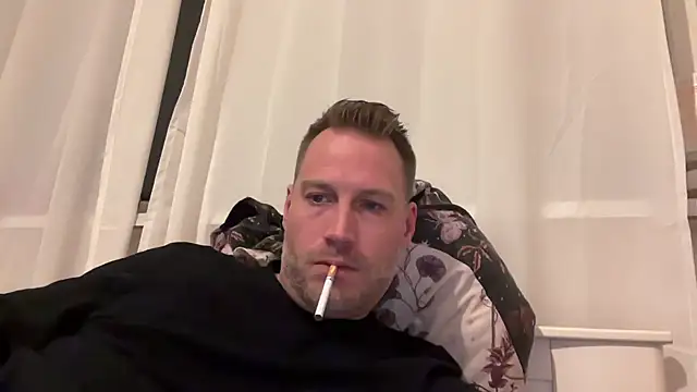 Snapshot of Christian87xxx chatting on November 2025 05:52:02 PM Christian87xxx online show from November 2025 05:52:02 PM