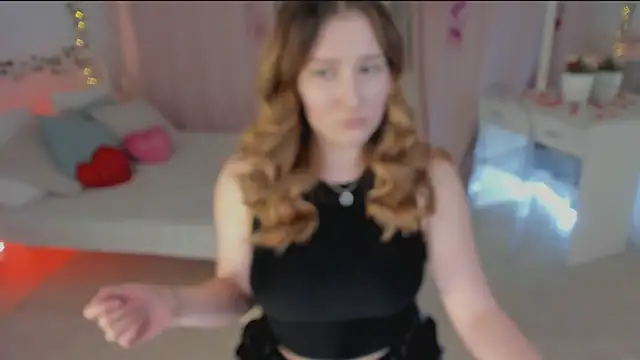 Snapshot of MaryWaddell chatting on February 2025 08:52:02 PM MaryWaddell online show from February 2025 08:52:02 PM