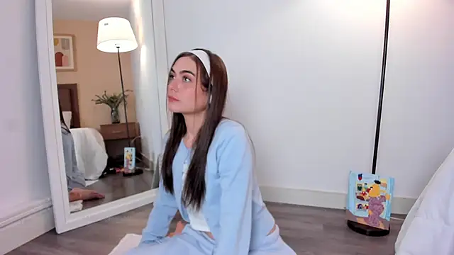 AlannaRussell  online show from March 2025 08:08:02 PM