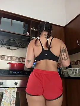 Snapshot of RenEnvy chatting on February 2026 05:35:02 PM RenEnvy online show from February 2026 05:35:02 PM