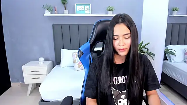 alessia leroy online show from February 2025 10:47:02 PM