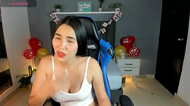 alessia leroy online show from February 2025 08:49:01 PM