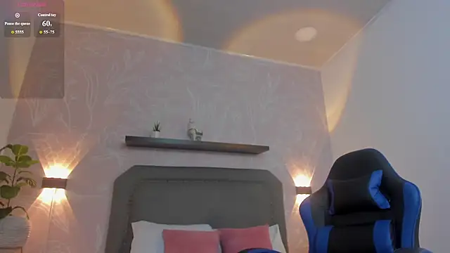 alessia leroy online show from April 2026 07:48:01 PM