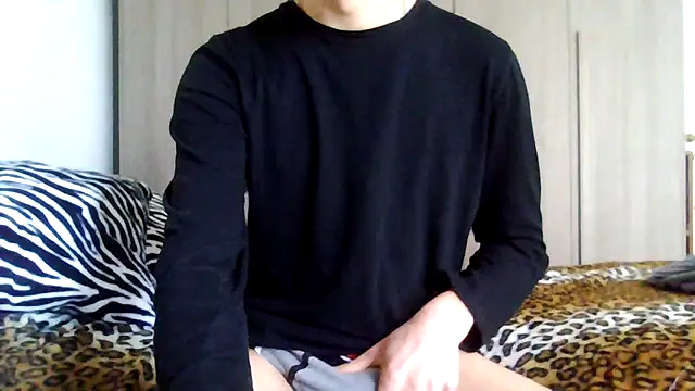 Snapshot of tommyboyteen chatting on February 2025 01:16:01 PM tommyboyteen online show from February 2025 01:16:01 PM