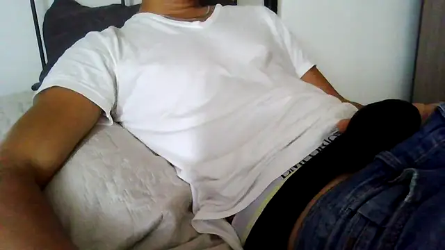 Snapshot of tommyboyteen chatting on October 2025 12:39:02 PM tommyboyteen online show from October 2025 12:39:02 PM