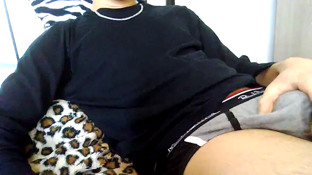 Snapshot of tommyboyteen chatting on February 2025 12:25:02 PM tommyboyteen online show from February 2025 12:25:02 PM