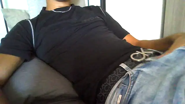 Snapshot of tommyboyteen chatting on September 2025 12:12:01 PM tommyboyteen online show from September 2025 12:12:01 PM