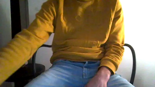 Snapshot of tommyboyteen chatting on February 2025 07:35:02 PM tommyboyteen online show from February 2025 07:35:02 PM