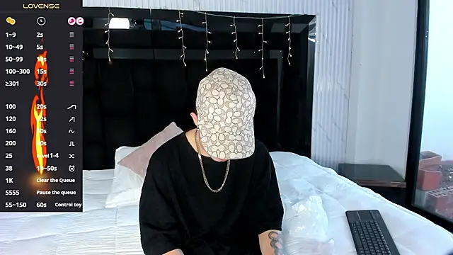 marcuscollins1  online show from February 2026 01:55:02 PM