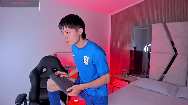 marcuscollins1  online show from January 2026 12:53:01 PM