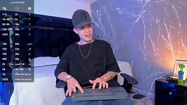 marcuscollins1  online show from October 2025 02:28:02 PM