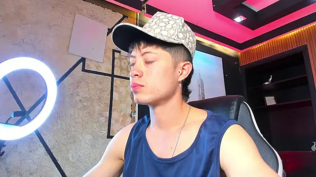 marcuscollins1  online show from December 2025 01:34:02 PM