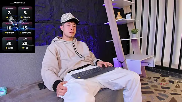 marcuscollins1  online show from December 2025 12:59:02 PM