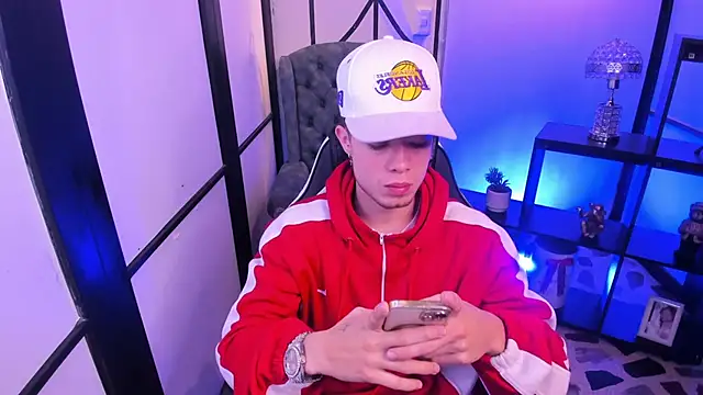 marcuscollins1  online show from January 2026 01:39:01 PM