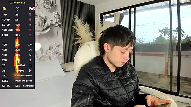 marcuscollins1  online show from February 2026 12:37:01 PM