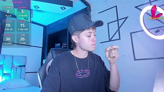 marcuscollins1  online show from December 2025 02:59:01 PM