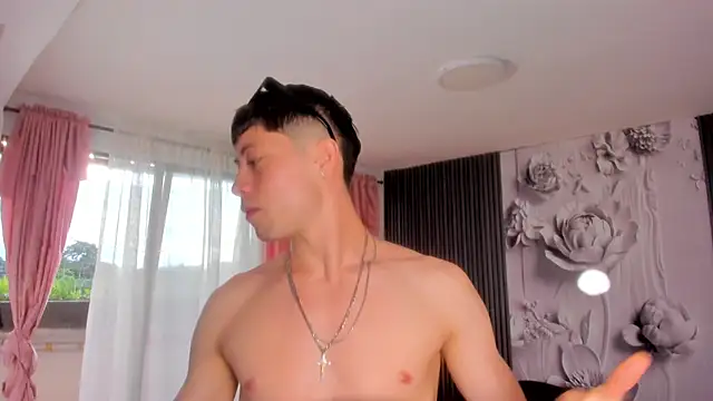 marcuscollins1  online show from April 2026 09:32:01 PM