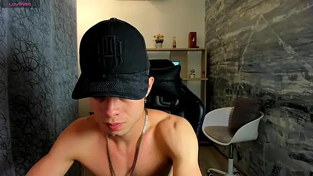 marcuscollins1  online show from February 2026 12:38:01 PM