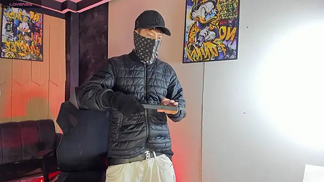 marcuscollins1  online show from February 2026 12:10:02 PM