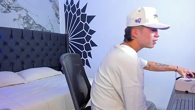 marcuscollins1  online show from March 2026 12:53:02 PM